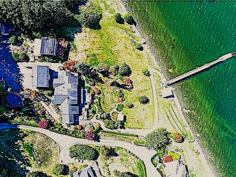 Ramped access to both home & beach to accommodate wheelchairs - 7107 120th St NW