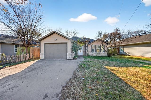 Building Photo - 704 E Sycamore St