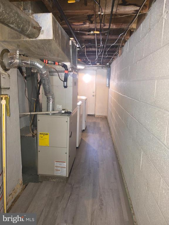 Building Photo - 2849 Hellerman St