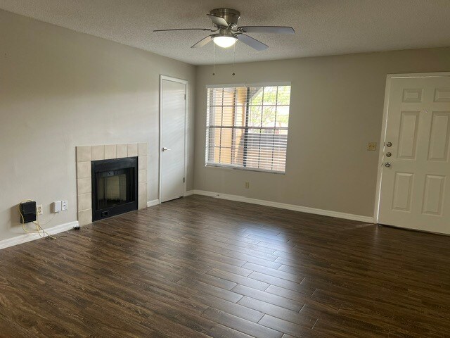 Living Room - 351 Lone Hill Dr