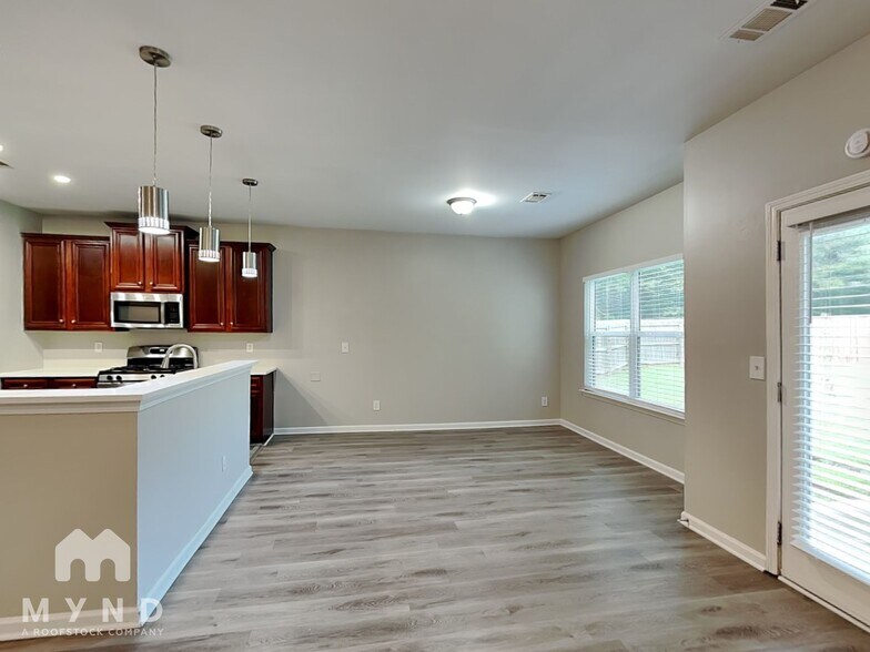 Building Photo - 7490 Absinth Dr
