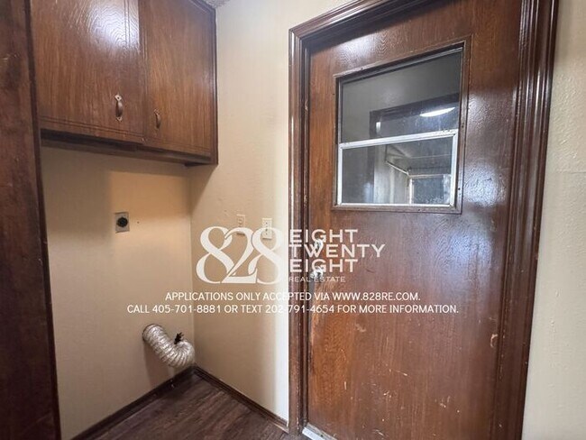 Building Photo - $200 OFF 1st MONTH'S RENT! 3 BED/2 BATH SINGLE FAMILY HOME IN MWC!