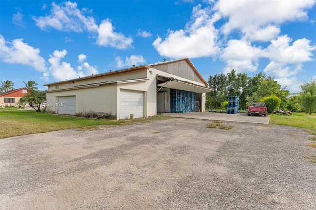 Building Photo - 22100 SW 194th Ave