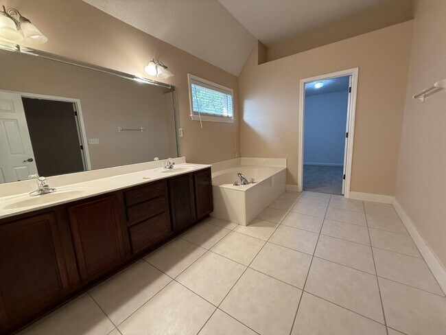 Building Photo - 284 Cross Breeze Dr