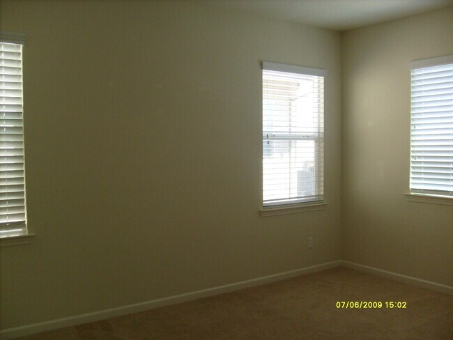 Building Photo - Beautiful 4 Bedroom Home on Prosperity, Modesto