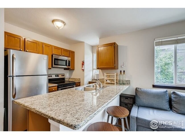 Building Photo - Cozy and Bright 1 Bed 1 Bath in Downtown Boulder! Available 6/5