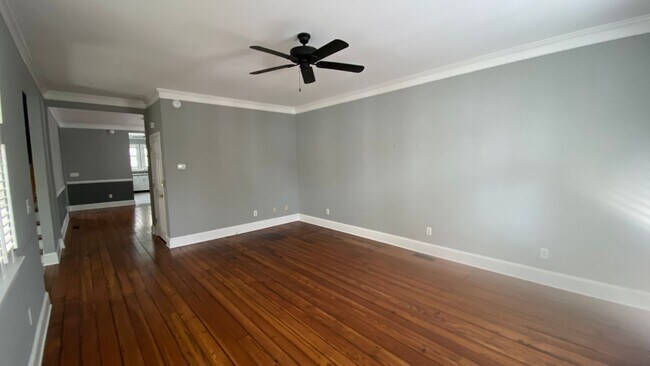 Building Photo - 3 Bedroom 2.5 Bath House in Radcliffeborough - Downtown Charleston