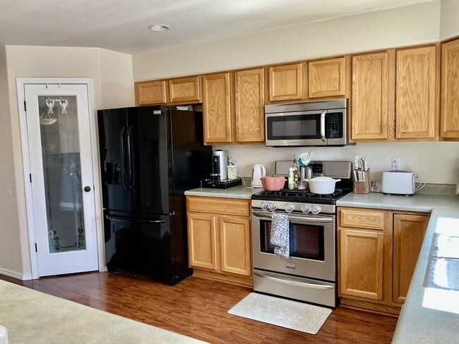 Building Photo - "Spacious 3-Bed with bonus room Sanctuary with 2.5 Baths in Fountain, CO – Your Serene Retreat Aw...