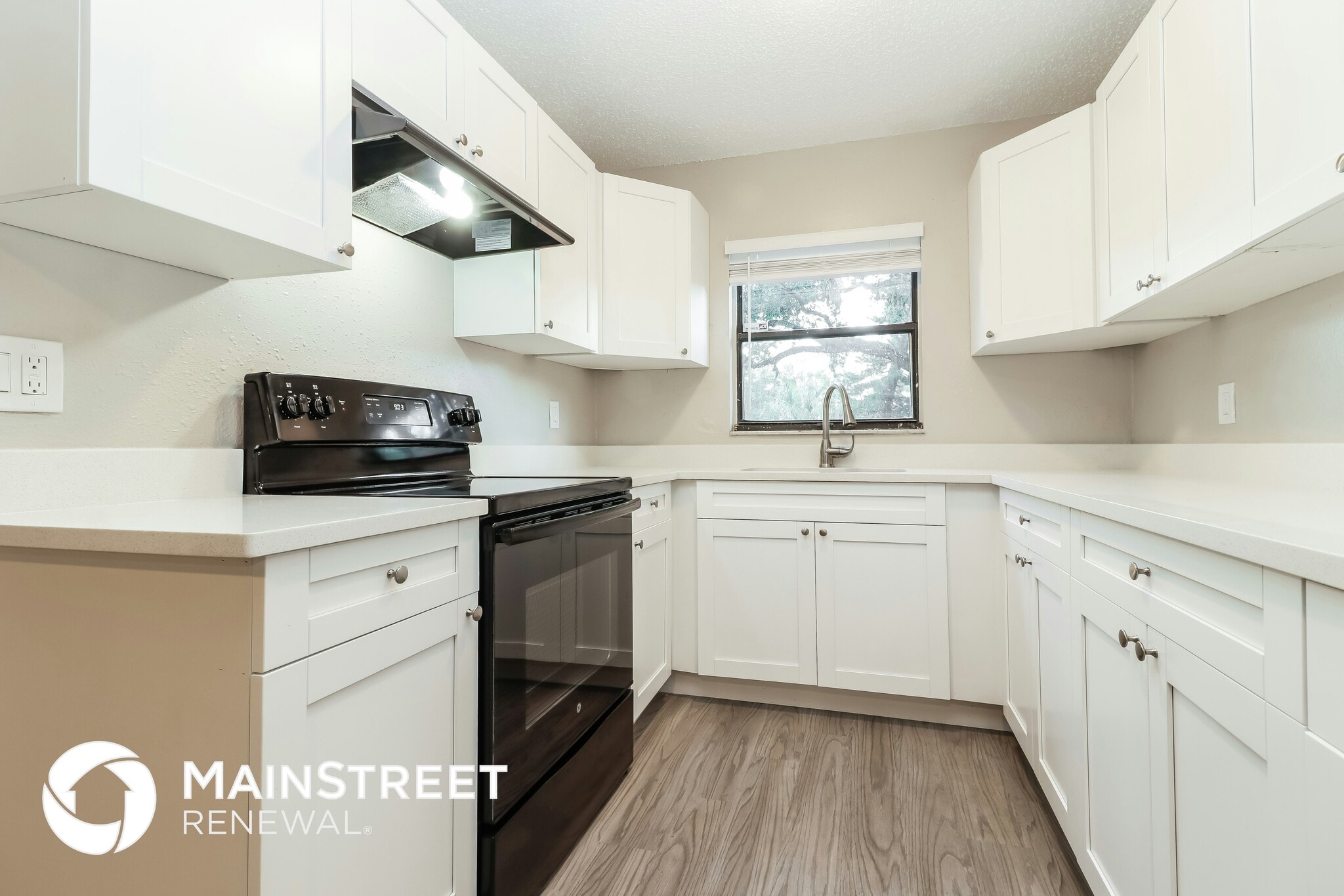 Building Photo - 672 28th Ave S