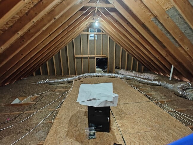 Building Photo - 5 Bedroom home in Henrico