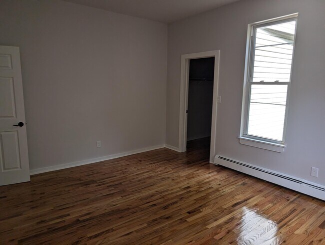 Building Photo - 68 Gardner Ave