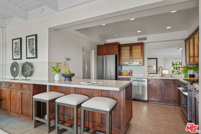 Building Photo - 6609 Whitley Terrace