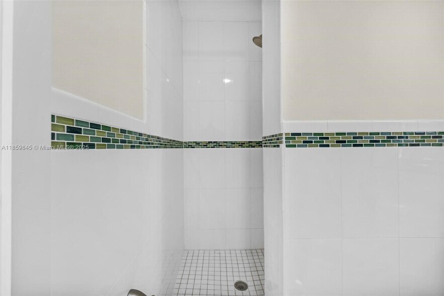 Building Photo - 6437 SW 14th St