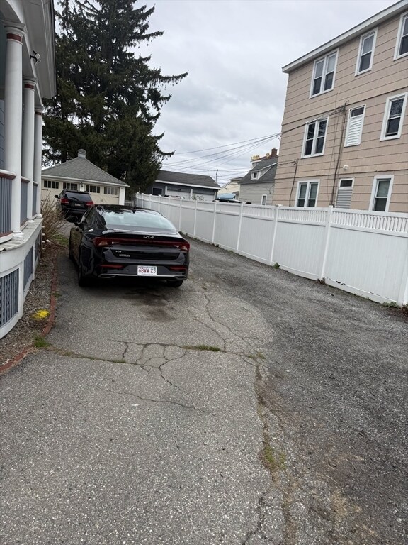 Building Photo - 15 Millbrook St