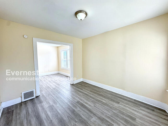 Building Photo - 5054 Linsdale St