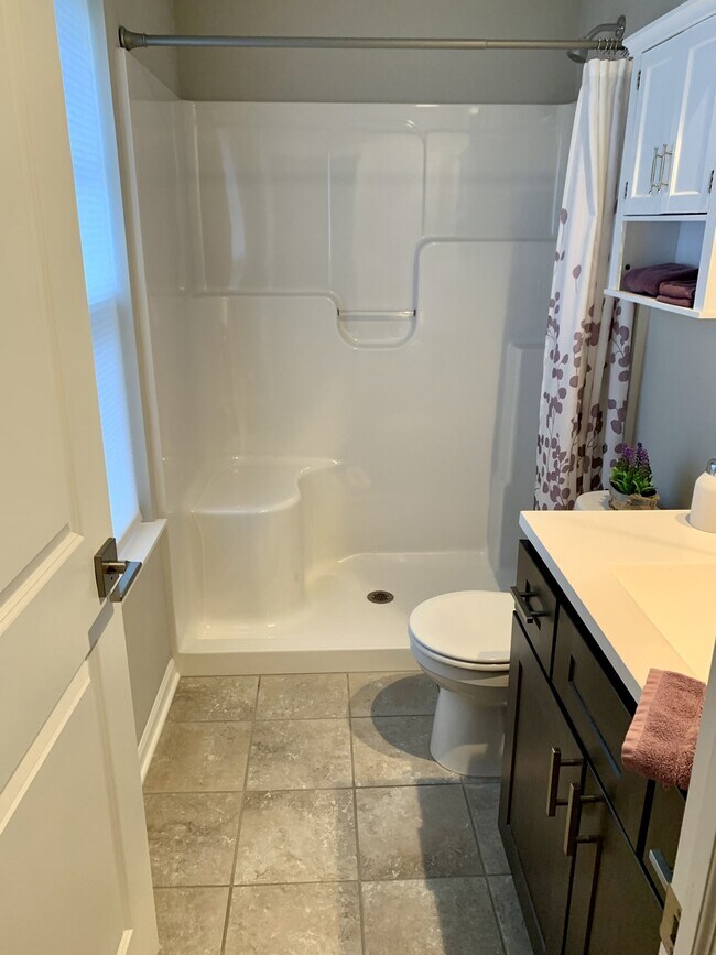 Building Photo - 104 Emerald Dr