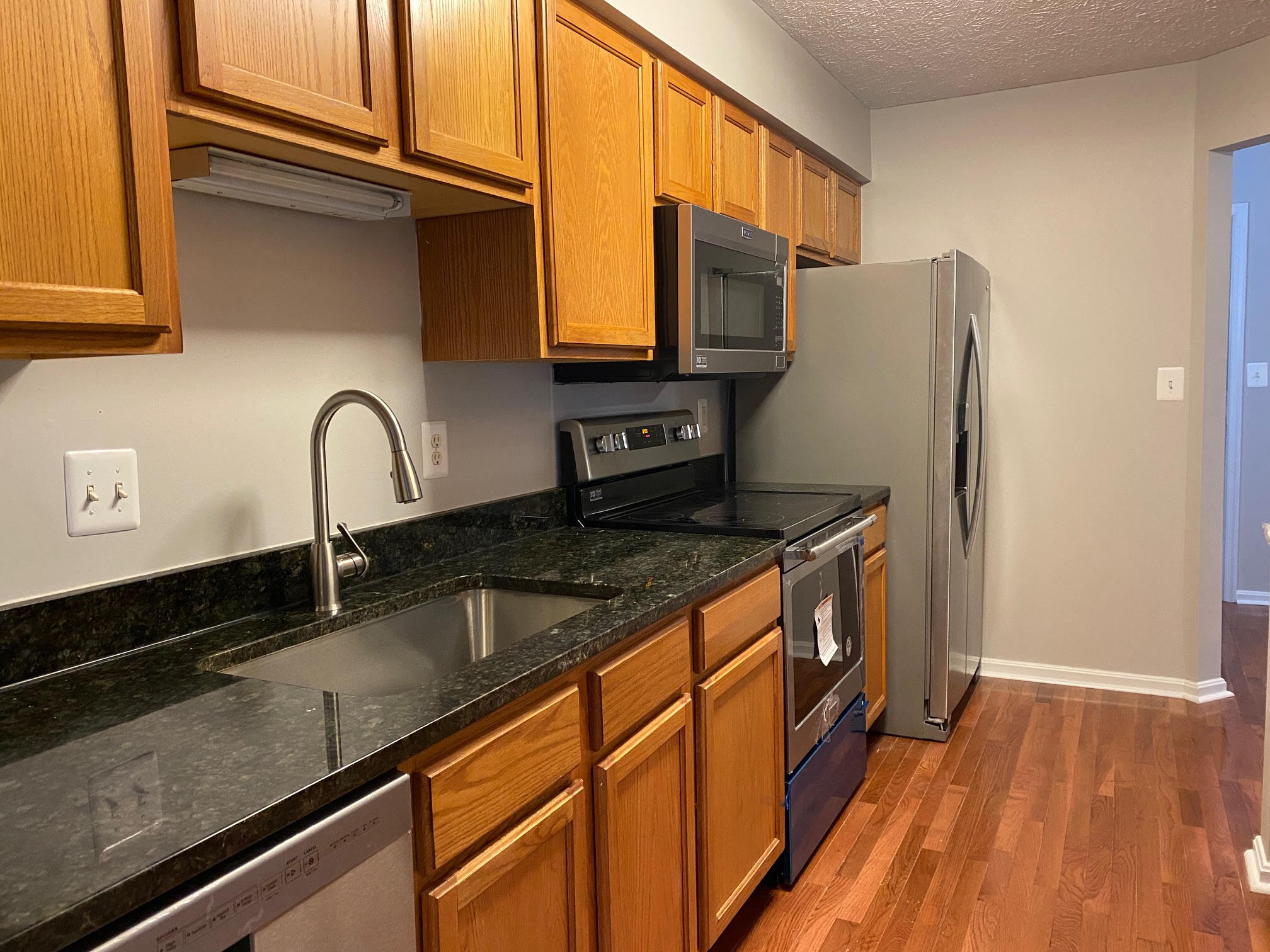Kitchen another view - 3712 Excalibur Ct
