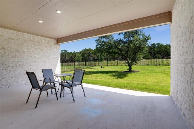 Building Photo - 916 Pear Tree Ln