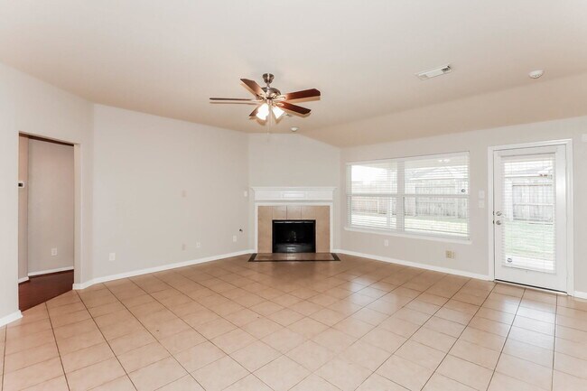 Building Photo - Enchanted Rock Lane, Missouri City, TX 77459 - 4 BR 2 BA single-family home