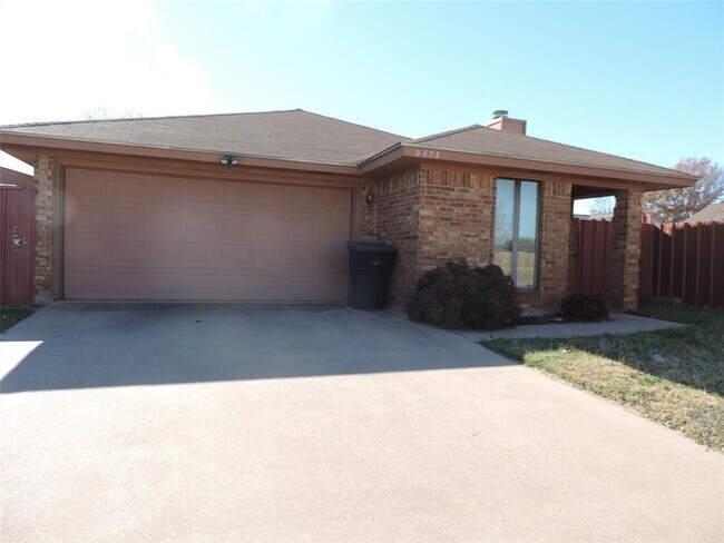 Primary Photo - 3833 Rebecca Ln