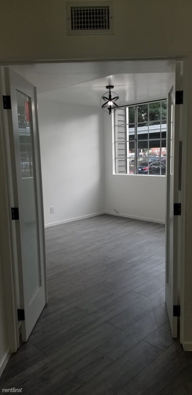 Building Photo - 2 br, 1 bath Condo - Harbor Pine Creek