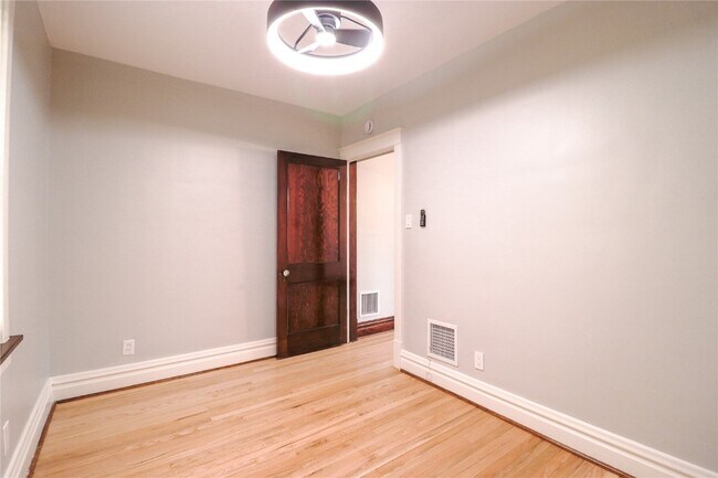 Building Photo - 4932 Loughborough Ave