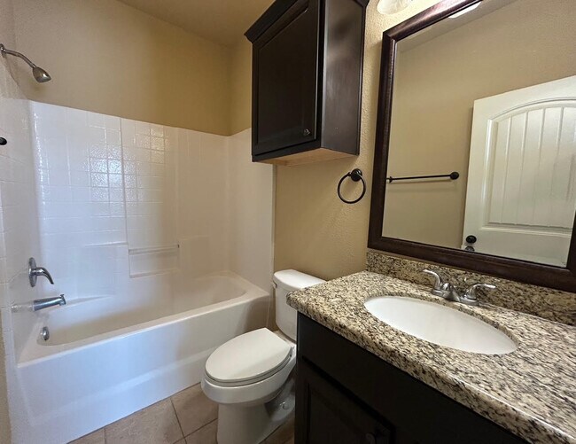Building Photo - 405 Baby Bear Dr