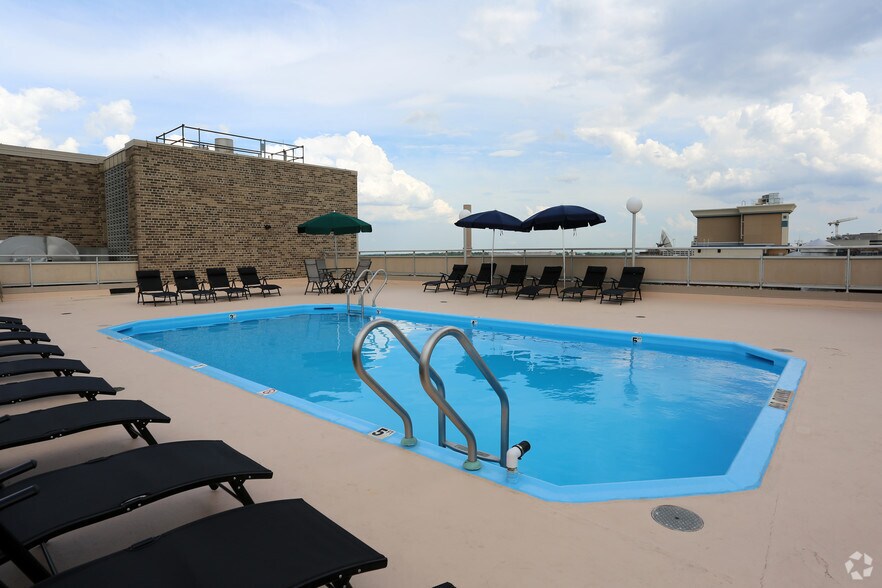 Eighty Two Hundred 8200 Wisconsin Ave Bethesda MD 20814 Apartment