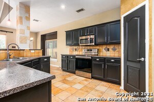 Building Photo - 1122 Persian Garden