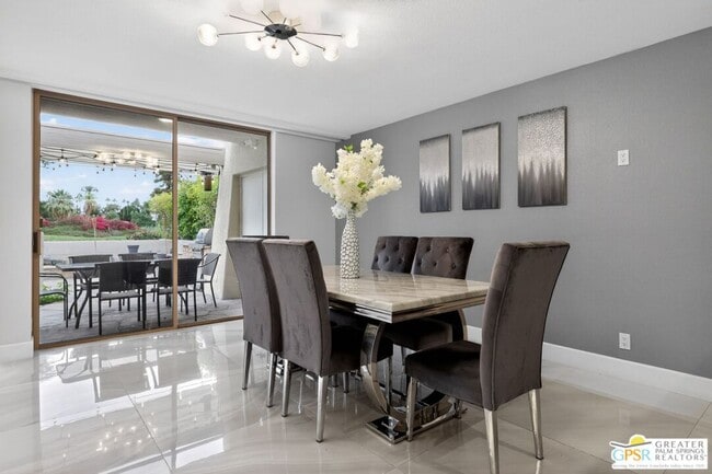 Building Photo - 196 Kavenish Dr