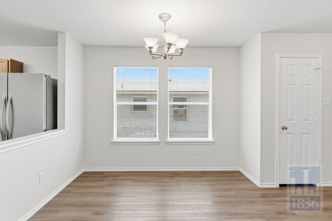 Building Photo - 228 Pearl Lake Dr