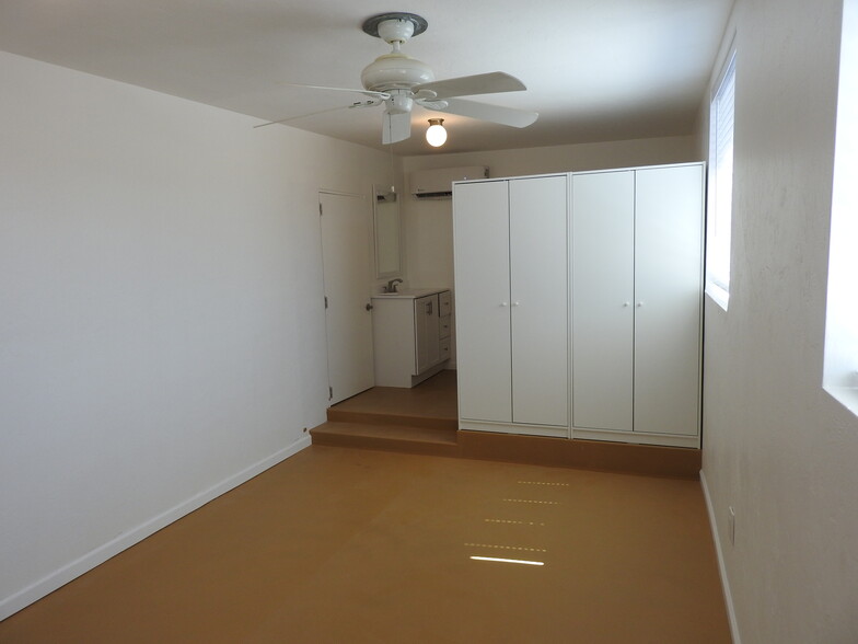 Main bedroom - 2901 W Milton Rd