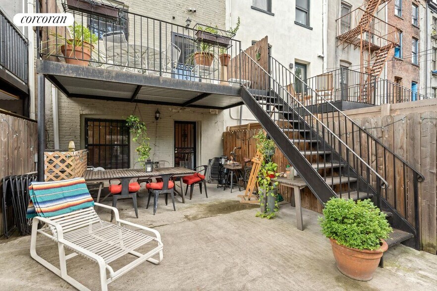 Building Photo - 476A Jefferson Ave
