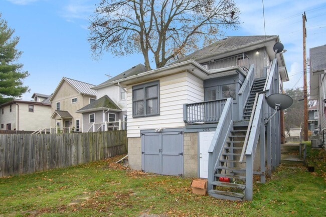 Building Photo - 209 E Mt Hope Ave