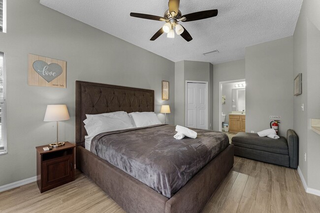 Building Photo - 4-Bedroom, 4-Bathroom in Kissimmee ***MOVE-IN SPECIAL/50% 2ND MONTH***(FURNISHED/OPTIONAL)