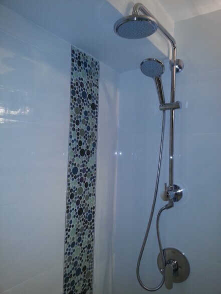 Building Photo - 3950 N Lake Shore Dr