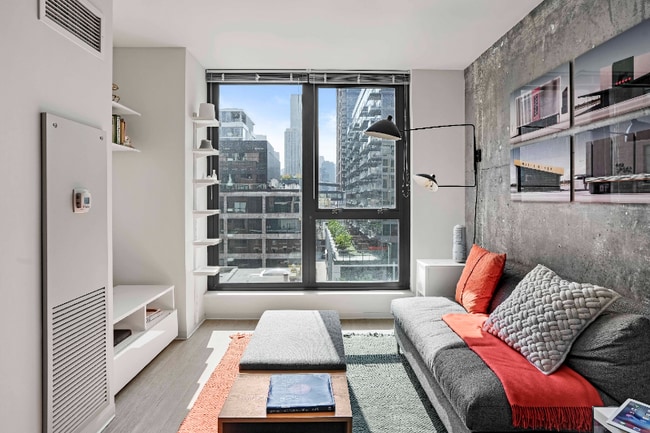 Building Photo - 195 W Superior St