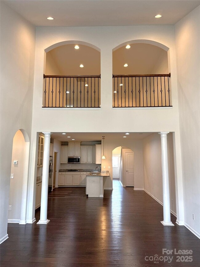 Building Photo - 11060 Discovery Dr NW