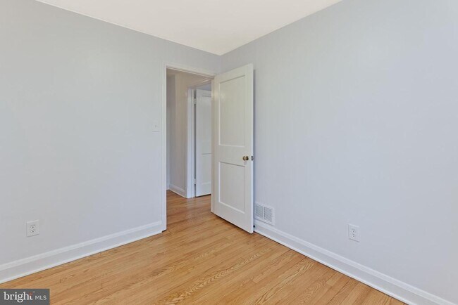 Building Photo - 1667 Hardwick Rd