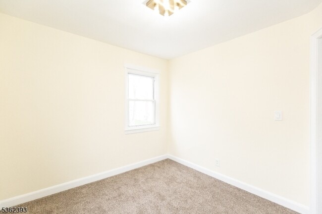 Building Photo - 78 Koyen St