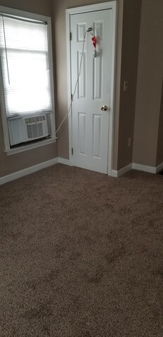 Building Photo - 212 E Main St