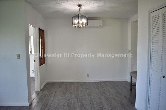 Building Photo - Enchanted Lake, Kailua 3 bedroom, 2 bath s...