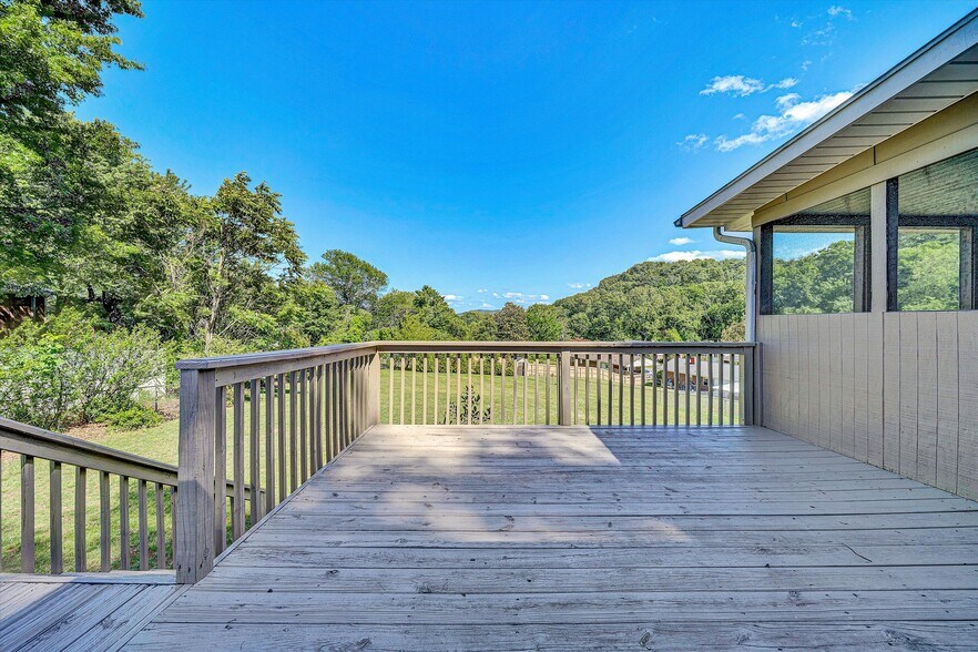 Building Photo - 5216 Sugar Loaf Mountain Rd