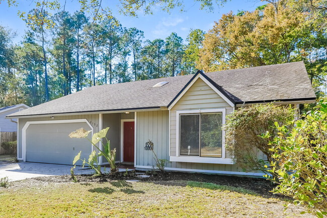 Building Photo - 8152 Honeysuckle Ln