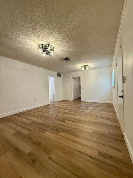 Building Photo - 3429 S Polk Ave