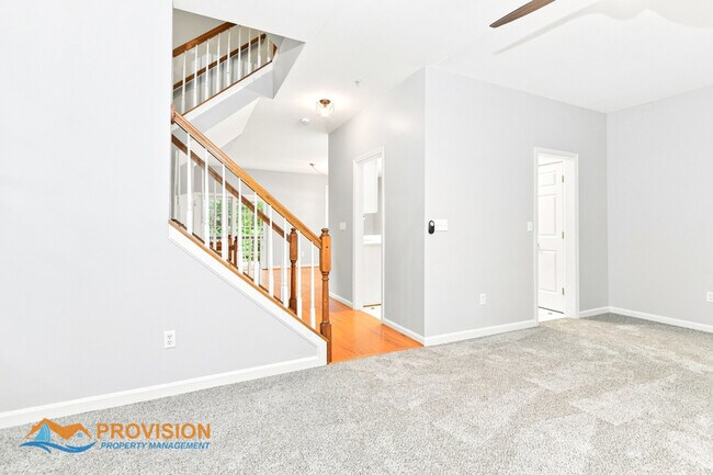 Building Photo - 217 Wintergull Ln