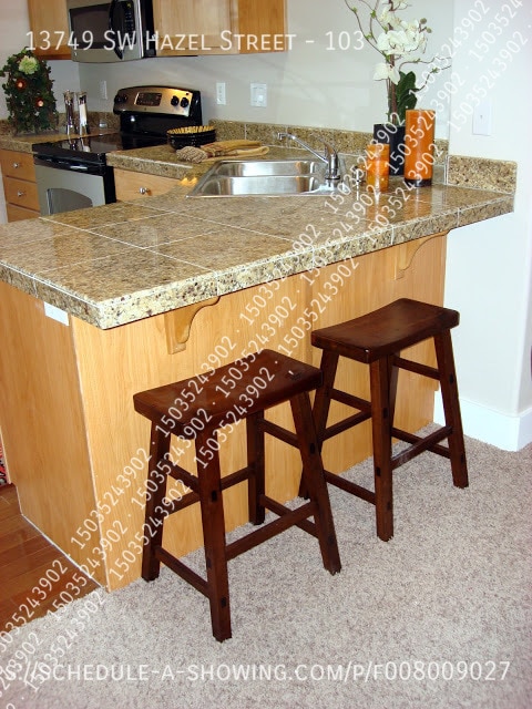 Building Photo - 13749 SW Hazel St