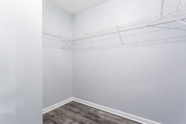 Building Photo - 7220 Oakley Ct