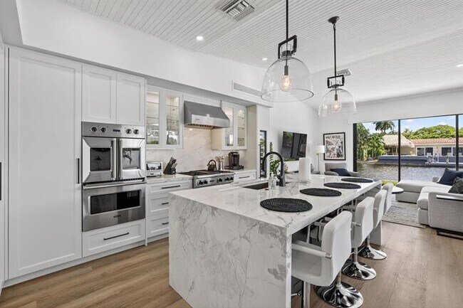 Building Photo - 2157 Coral Gardens Dr