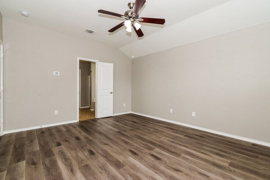 Building Photo - 3213 Overstreet Ln